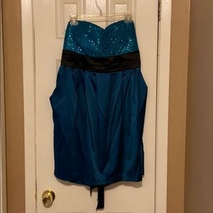 Strapless dress with pockets